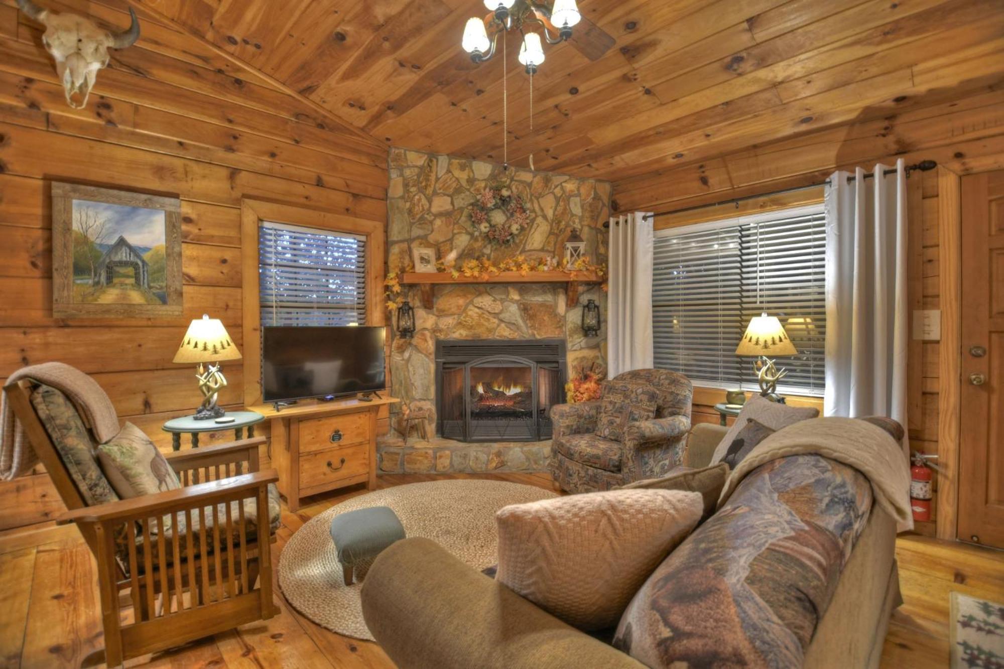 Hygge Haus Rustic Charm Cozy Beds And A Serene Location 埃利杰 外观 照片